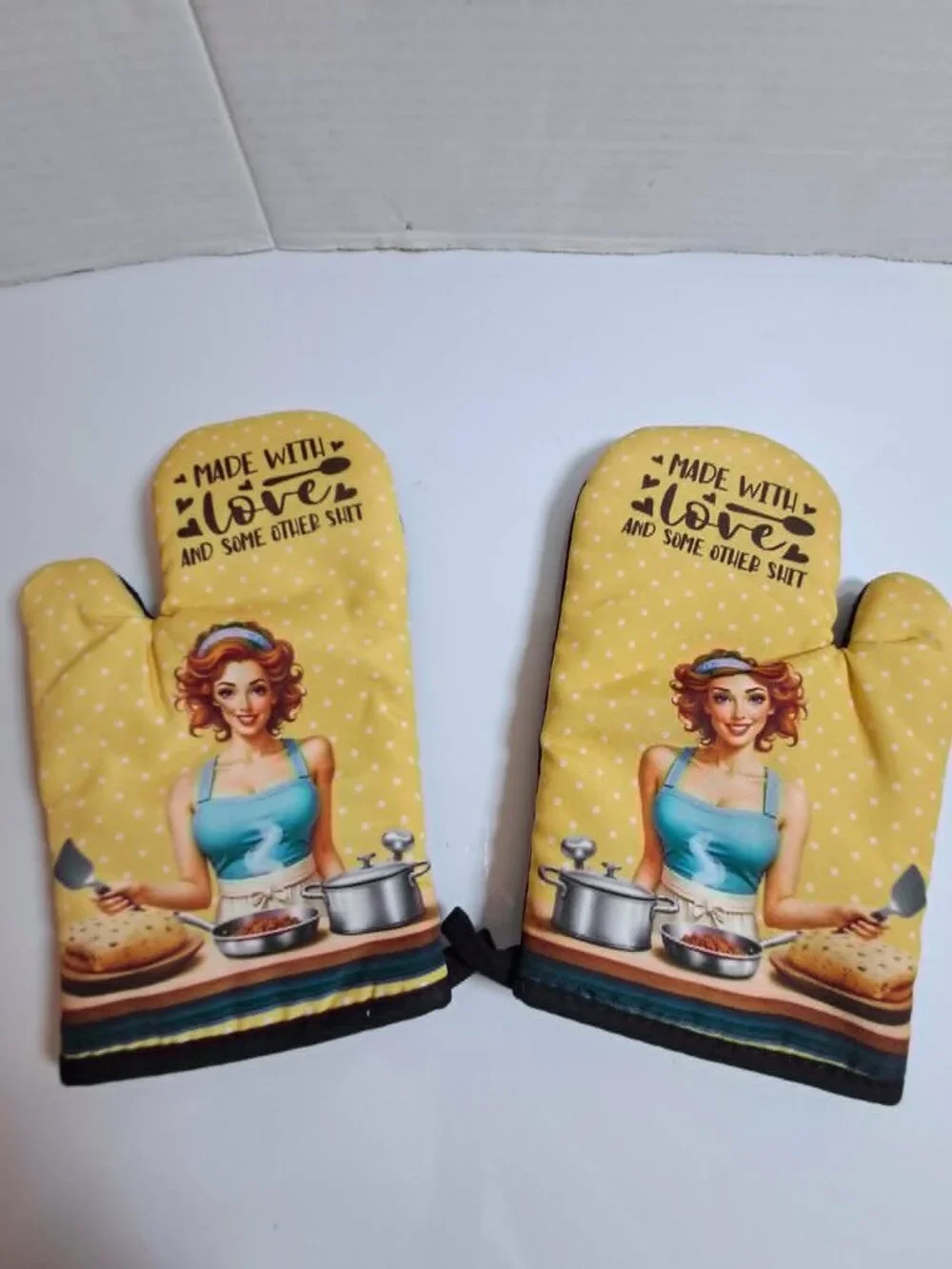Retro Yellow Oven Mitts 2pc Vintage Pin Up Funny Kitchen